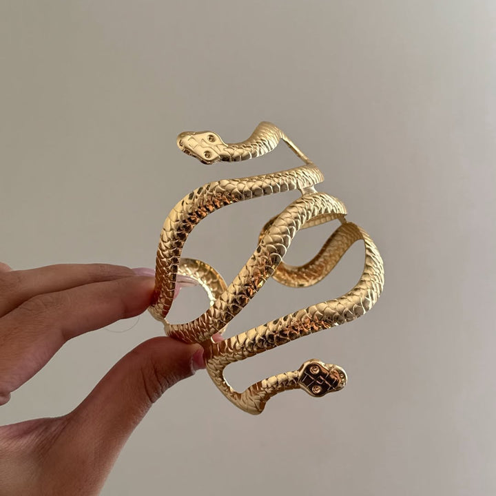 Golden Fang Arm Cuff