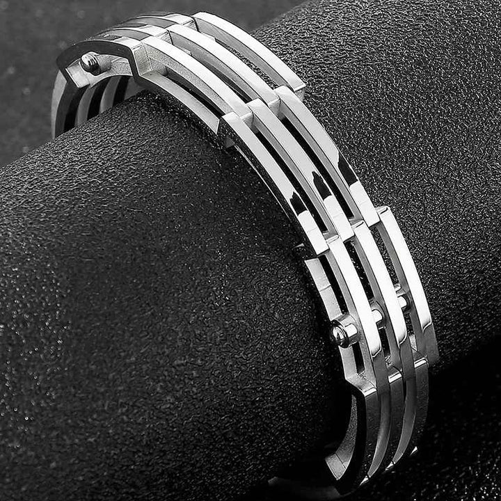 Govani Cuff Bracelet