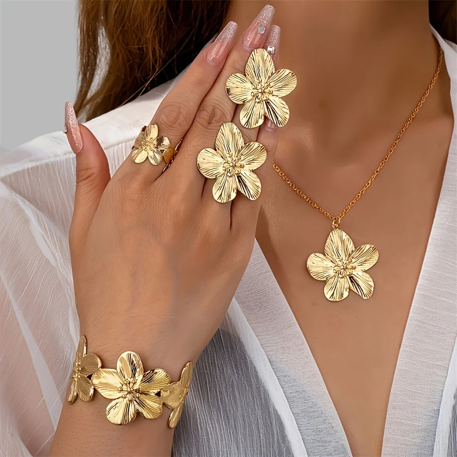 Retro Gold Jewelry Set