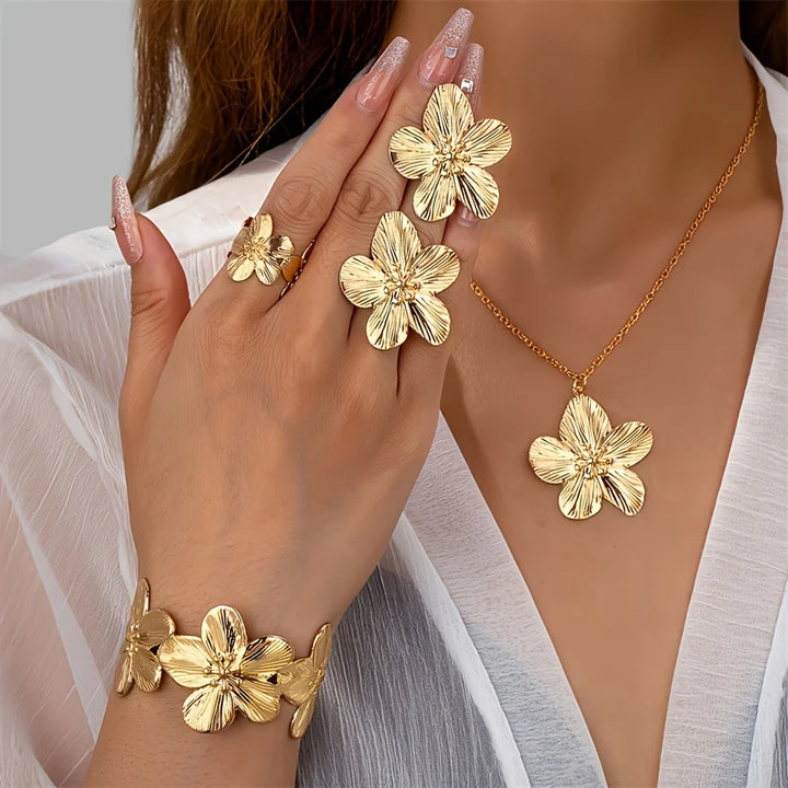 Retro Gold Jewelry Set